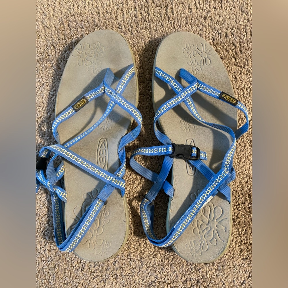 Keen water shoes - women’s size 9